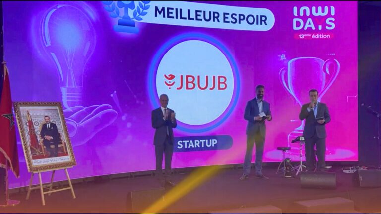 JBUJB remportant le prix Meilleur Espoir Startup lors des inwiDays13 au Maroc